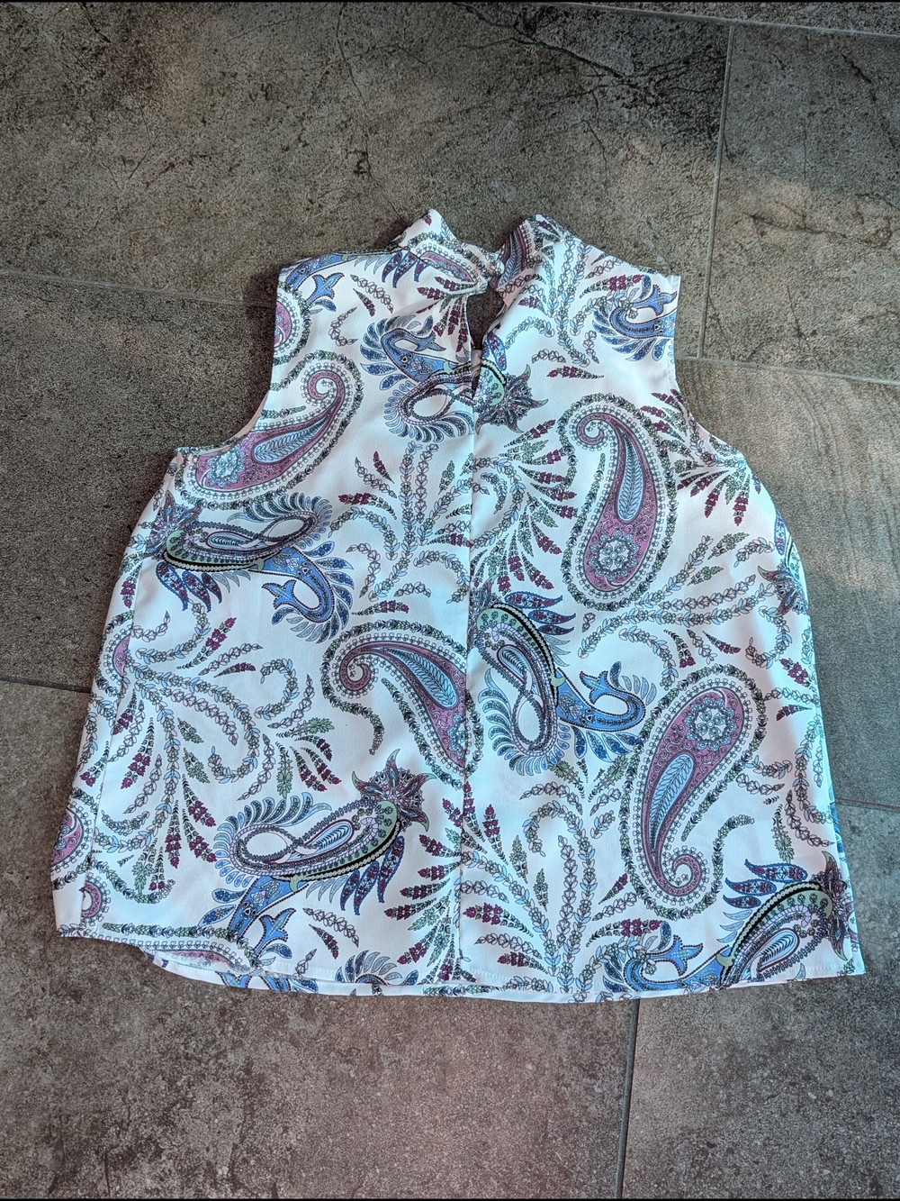 LOFT White Paisley Sleeveless Button-Front Blouse